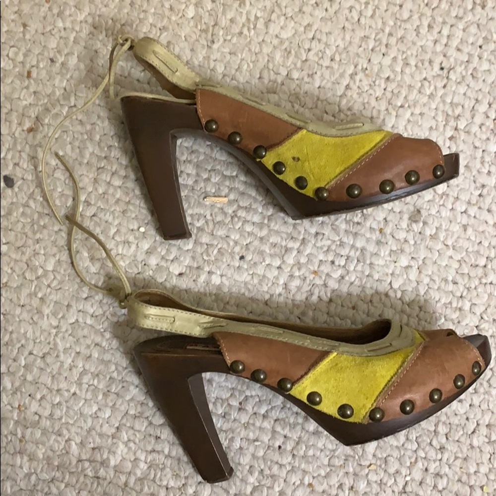 Shoes - Picture 4 of 4